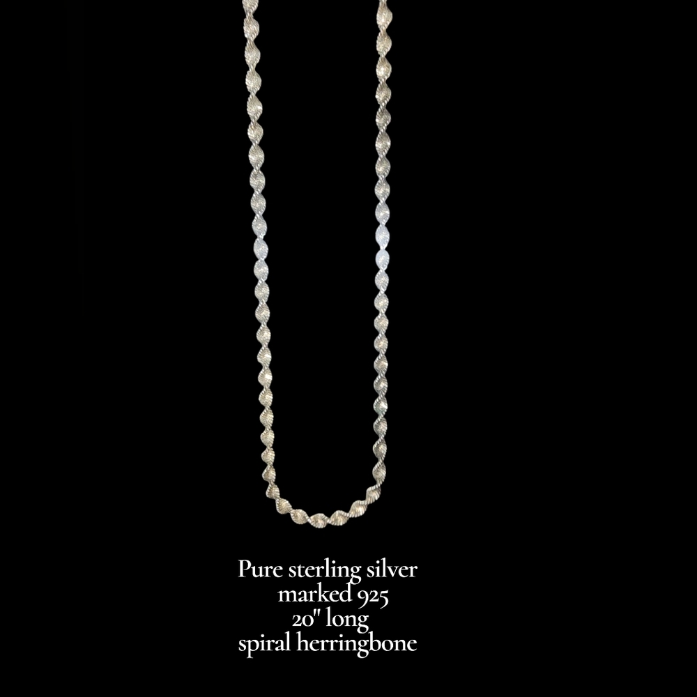Marked Italy 925 Pure 925 Sterling Silver Herringbone Twisted 20'  Necklace